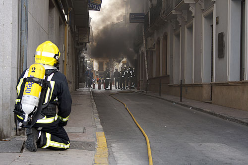 Los vecinos aseguran que no es la primera que ve se incendia ese transformador.