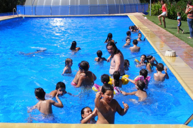 Más de un centenar de niños disfrutan de las Escuelas municipales de verano