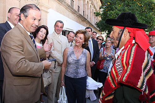 El alcalde de Ronda, Antonio Marín, tuvo que negociar la liberación.