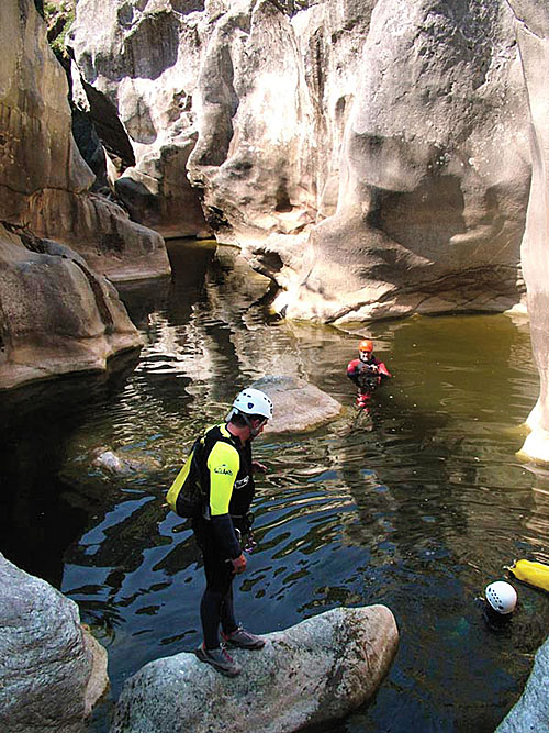 El barranco de Las Buitreras es uno de los descensos más espectaculares que se pueden realizar en Andalucía.