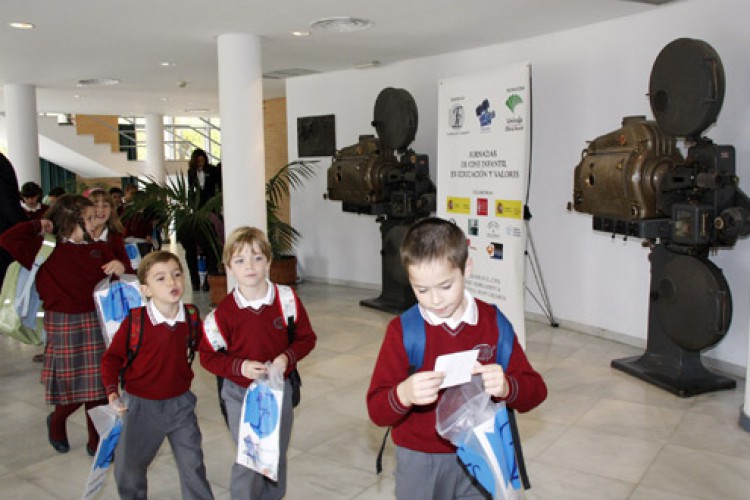 El cine educa en valores a 2.000 escolares rondeños