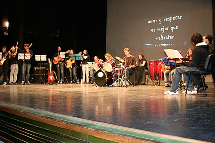 Música contra el maltrato