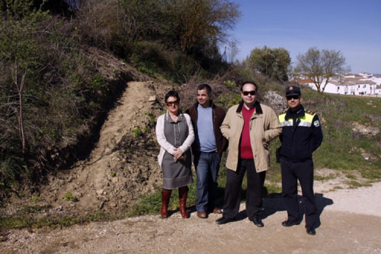 Medio Ambiente abre el camino público de El Manco