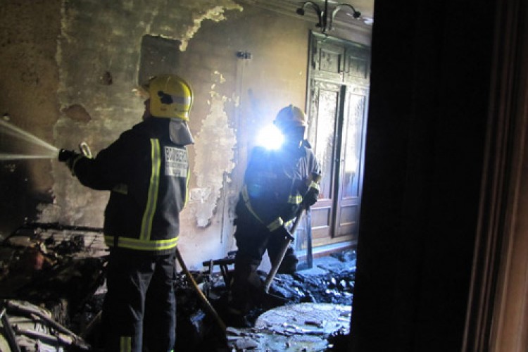 Un incendio calcina una vivienda en Montejaque