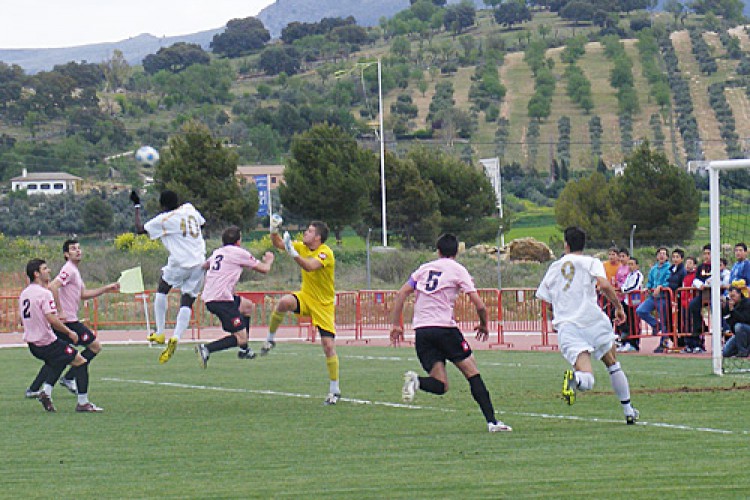 El CD Ronda golea y recupera el cuarto puesto