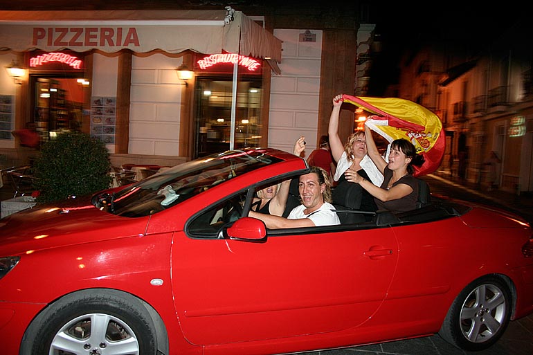 108_20100717/copa-del-mundo/futbol_campeones-del-mundo_20100629_006.jpg