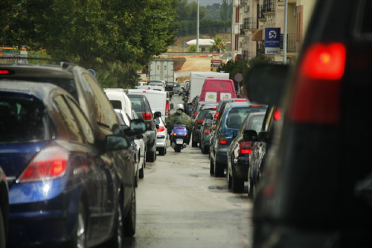 La intensa lluvia únicamente deja problemas de tráfico