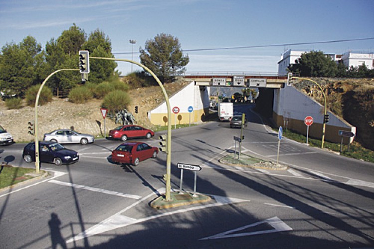 Una acción vandálica activa los semáforos de la entrada a Ronda