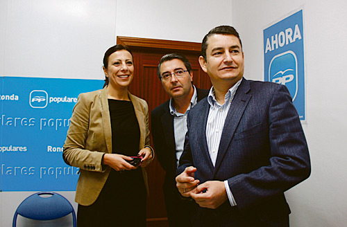 Francisco Salado, Antonio Sanz y Mari Paz Fernández durante la presentación del sondeo.