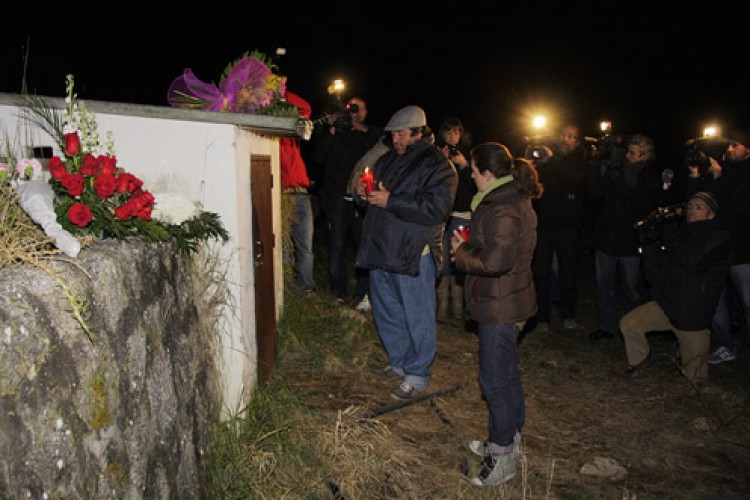 Emotivo acto de recuerdo de Esther Jiménez el día de su cumpleaños