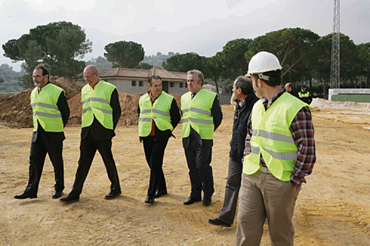 Yunquera contará con un nuevo campo de fútbol de césped artificial para este verano