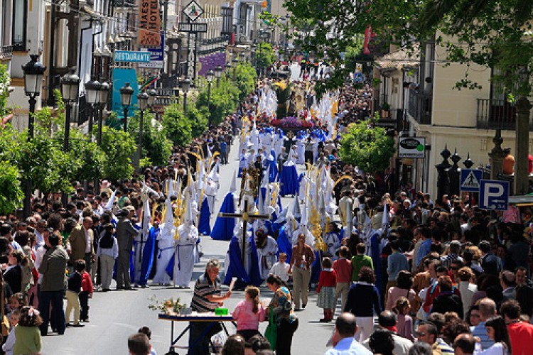 El Domingo de Ramos inaugura una Semana Santa con la vista puesta en el cielo