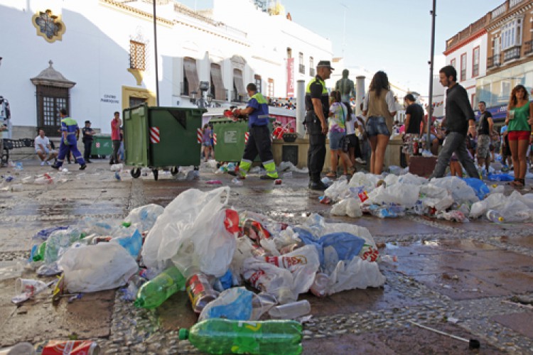 El botellón vuelve a empañar un año más el inicio de la Feria del Centro