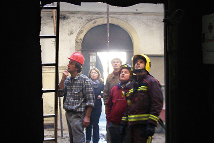 Aparatoso incendio en la Casa del Rey Moro
