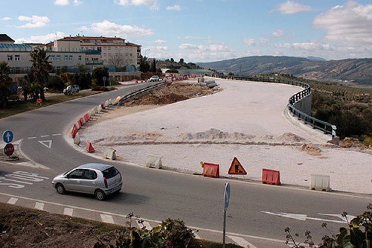 El Ayuntamiento anuncia acciones contra la paralización de las rotondas