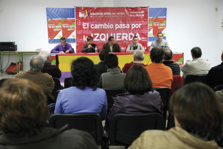 Diego Valderas apoya en Arriate la candidatura de IU