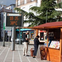 Los quioscos de helados vendieron los primeros helados.