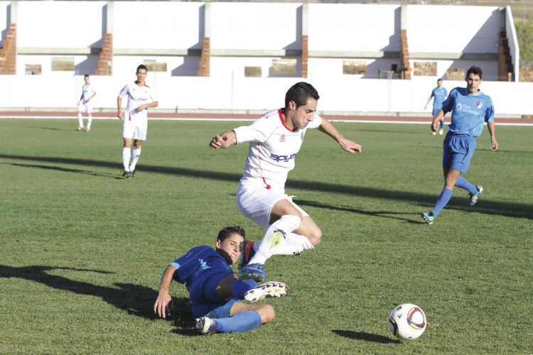 El CD Ronda gana en Armilla y asegura la permanencia en Tercera División un año más