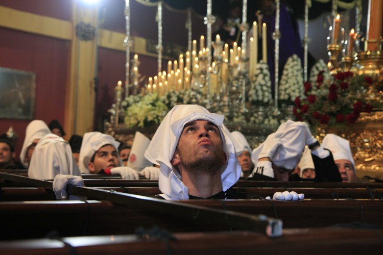 Media hora de desfile procesional para el Santo Entierro