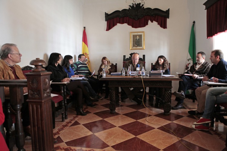 Padres del colegio de El Colmenar se niegan a perder dos profesores fijos