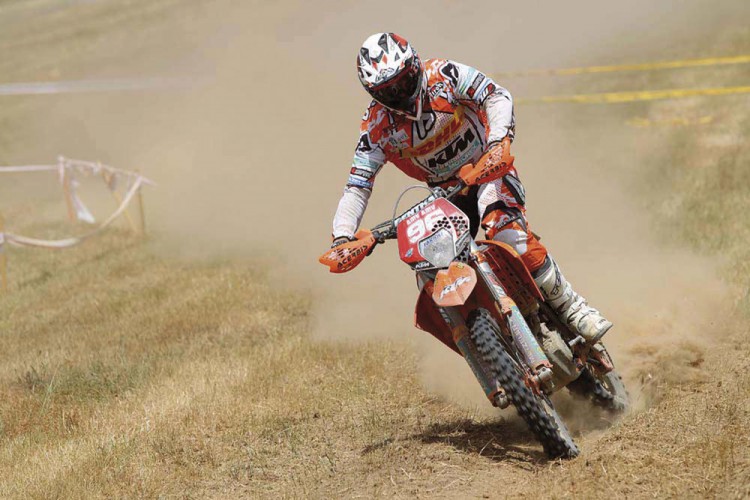 El rondeño Cristóbal Guerrero se impone en el Trial Indoor de Medina Sidonia