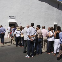 Colas en la taquilla de la Plaza de Toros