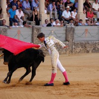 Sergio Páez en un pase de pecho.