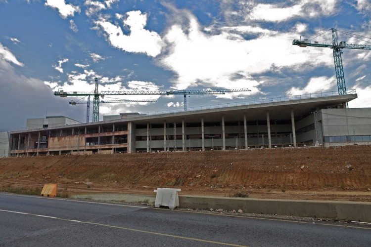 Salud confirma la ralentización de las obras del nuevo hospital de Ronda