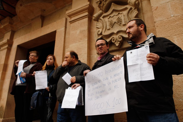 Los quiosqueros rondeños se oponen a la subida de las tasas de ocupación de la vía pública