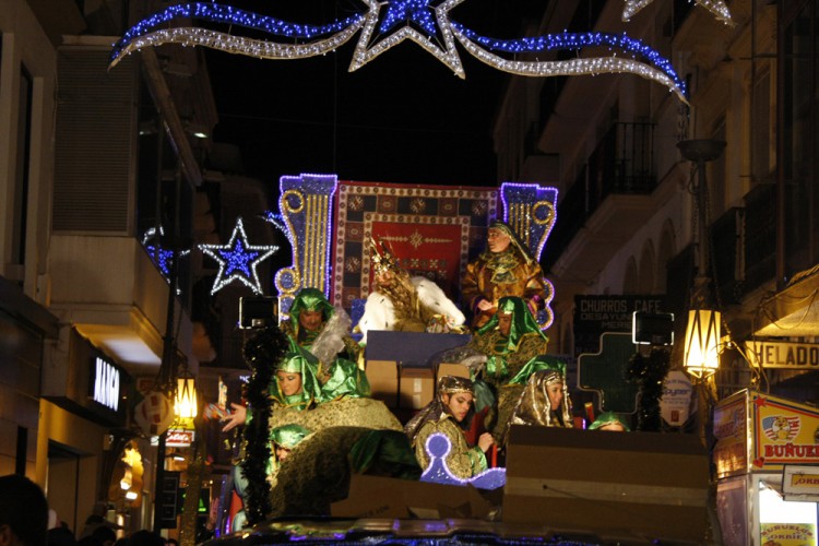 La cabalgata de Reyes Magos pone fin a las fiestas navideñas