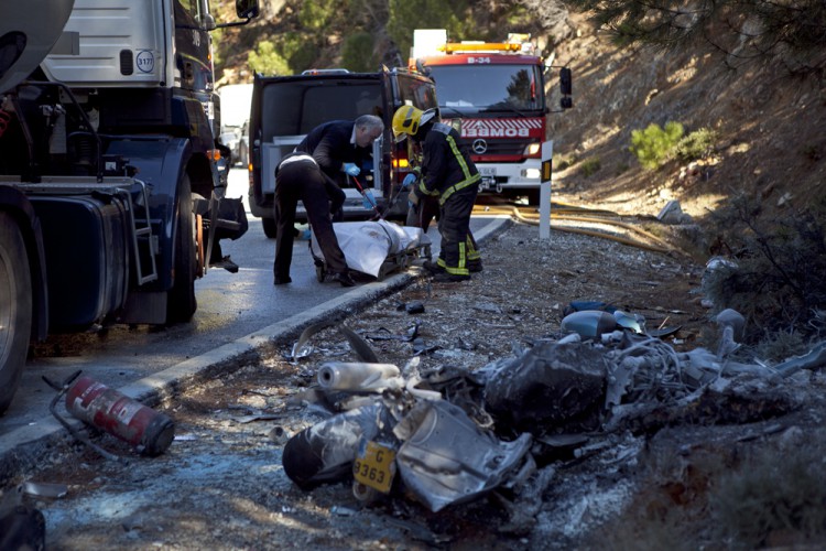 Una colisión entre dos motos en la carretera A-397 Ronda-San Pedro se salda con una persona fallecida y dos heridos