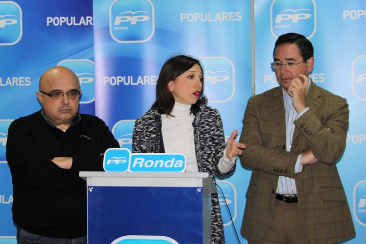 Ronda destina un millón de euros a servicios competencia de la Junta, según el PP