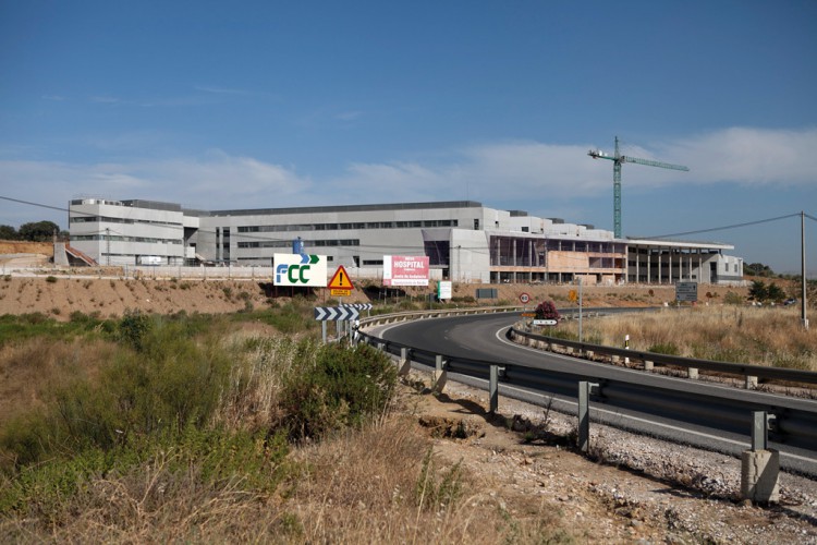 El PSOE pide a IU «acompasar» las obras de acceso a las del hospital