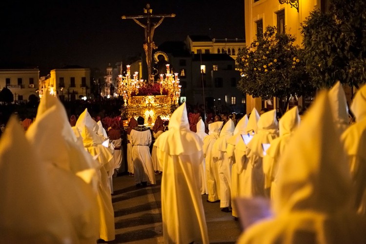 La Columna y el Silencio llenan de emoción las calles rondeñas