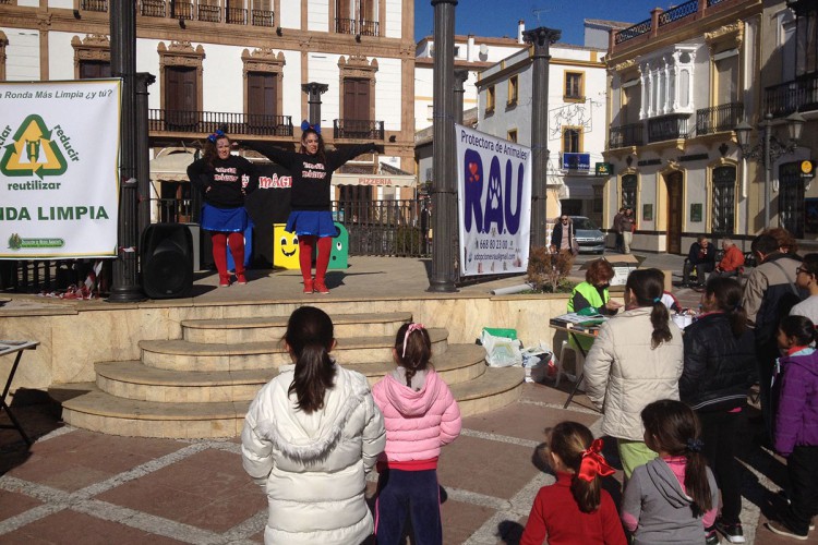 Multitud de rondeños participan en la jornada medioambiental ‘Nos vemos en la calle’