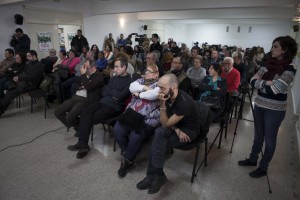 El salón de actos de la Casa de la Cultura se llenó para asistir al acto de IU.