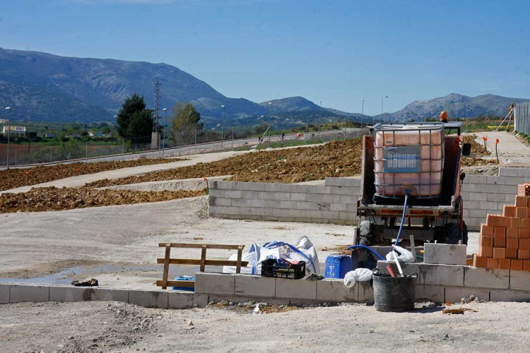 El acondicionamiento de los huertos urbanos de la Cruz de San Jorge entra en su recta final