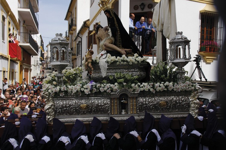 Luto y dolor para cerrar un gran Viernes Santo