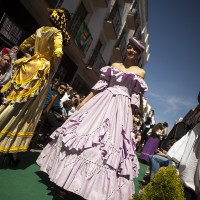 Este año se volverá a ofrecer una pasarela con trajes de la época romántica.