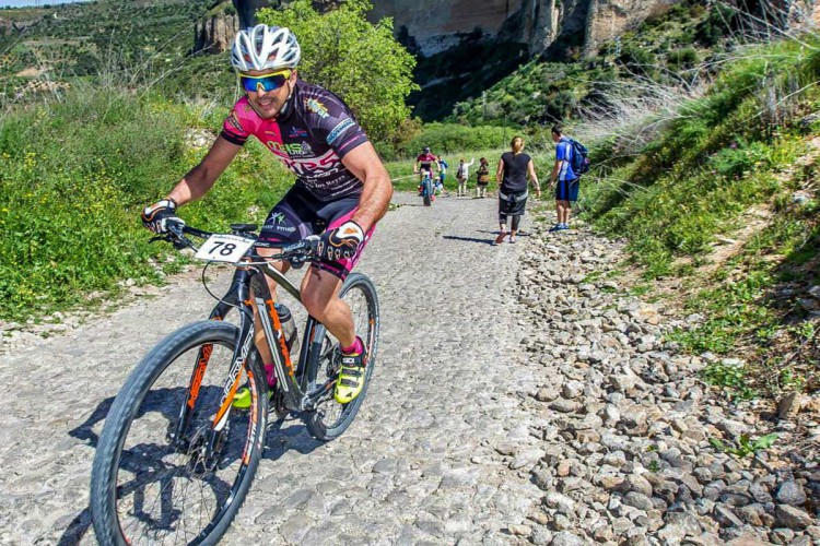 Un centenar de ciclistas participaron en la II Crono-escalada de la Hoya del Tajo