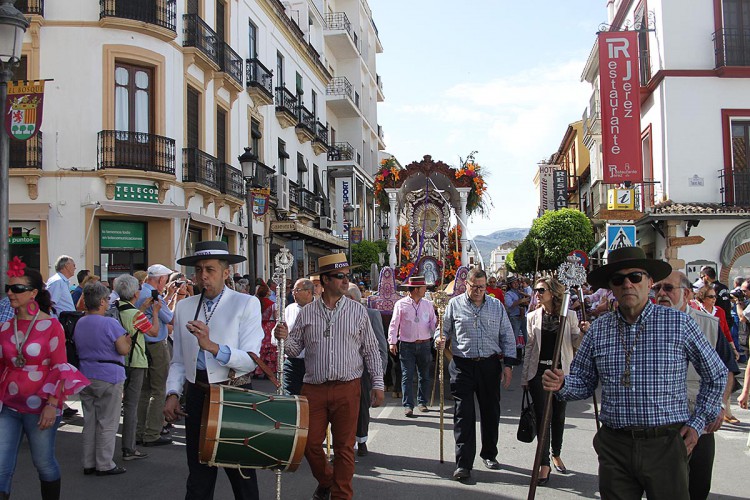 La Hermandad del Rocío inicia su peregrinar a la aldea de Almonte