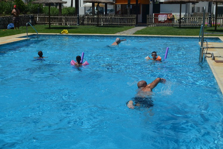 Cursos de natación gratuitos e individualizados en Parauta