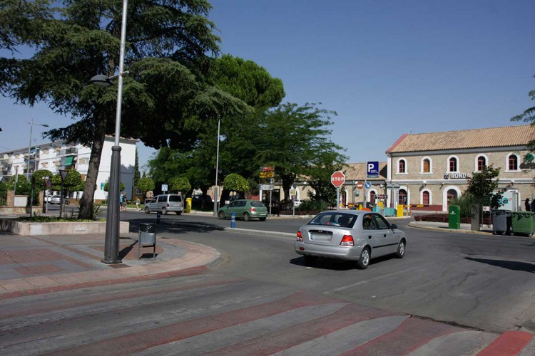 El Ayuntamiento construirá una rotonda frente a la estación de Renfe