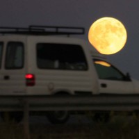 Imágenes de la Superluna y la 'Superluna de sangre' en la Serranía.