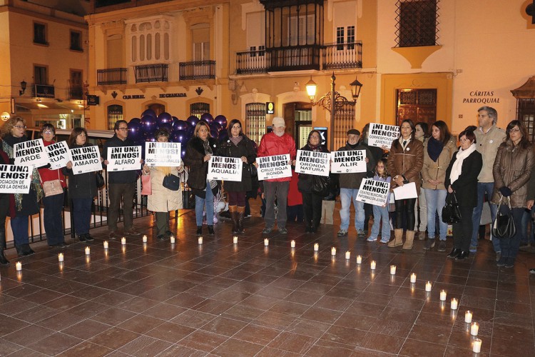 Cientos de personas mostraron su protesta contra la violencia de género