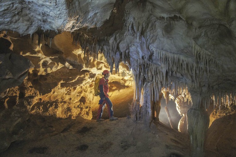Descubren dos galerías nuevas en la Cueva de Hundidero-Gato
