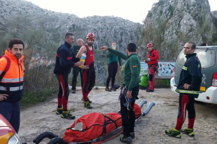 Rescatado un espeleólogo tras sufrir un accidente en Hundidero-Gato