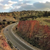 La carretera a la Costa del Sol mantiene un trazado altamente peligroso por sus curvas.