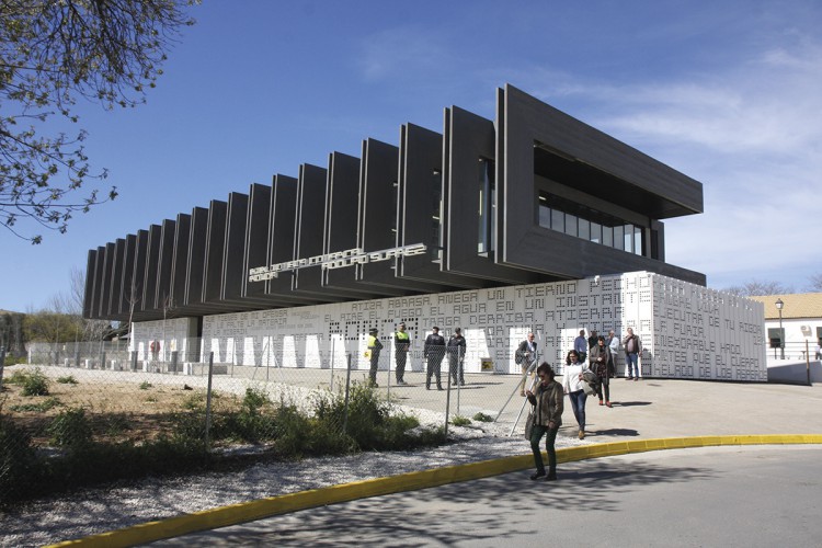 La biblioteca comarcal abre sus puertas