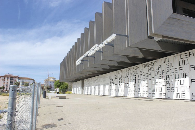 La nueva biblioteca no tiene deficiencias estructurales